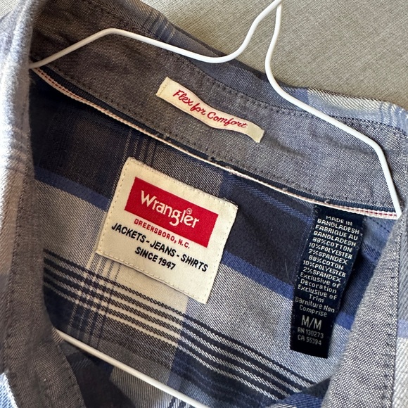 COPY - COPY - Women’s wrangle button up plaid shirt - Picture 3 of 6